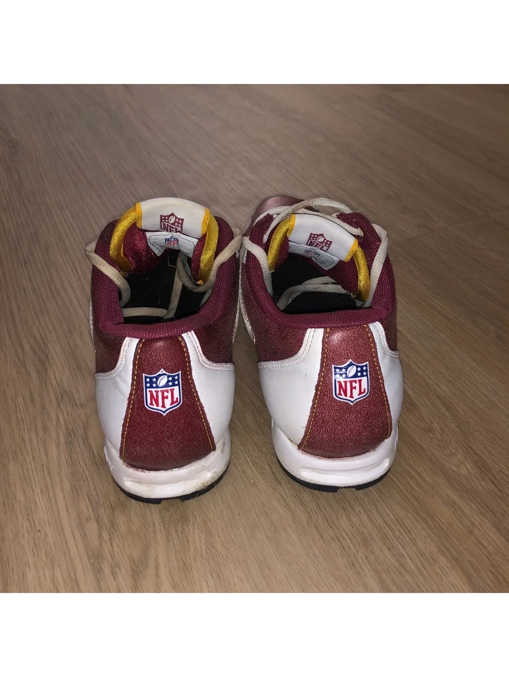 REEBOK WASHINGTON REDSKINS COMMANDERS RB 507 VINTAGE SHOES MENS SZ 7.5 WOMENS 9